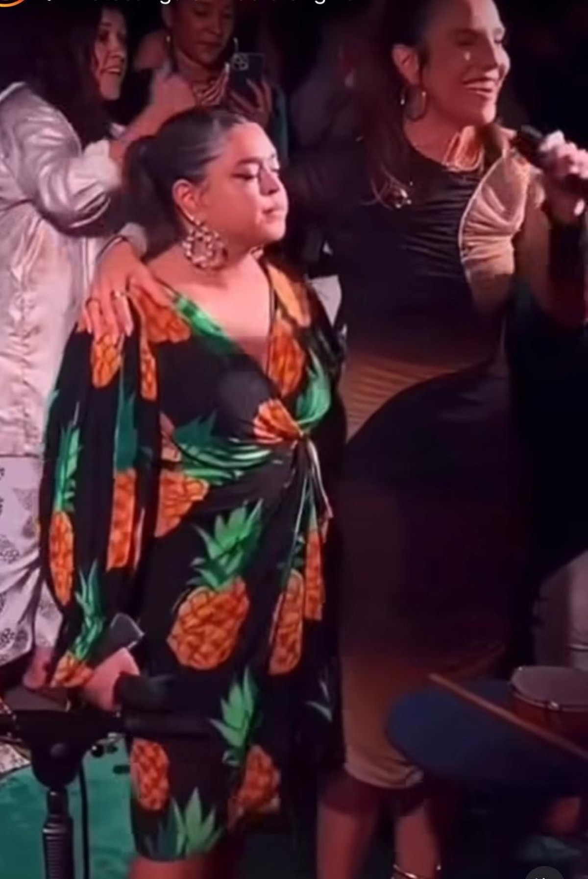 Ivete Sangalo e Preta Gil se unem em apoio durante tratamento nos EUA