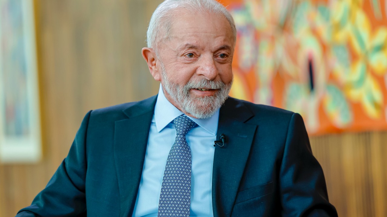 Lula anuncia medidas contra aumento de tarifas imposto por Trump