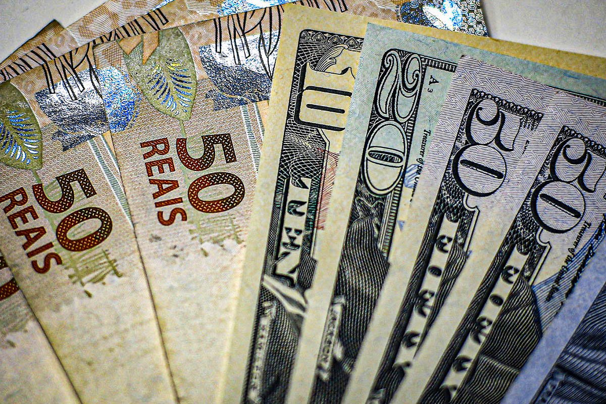 Ibovespa registra pior julho de 2025 e dólar tem queda histórica desde 2016