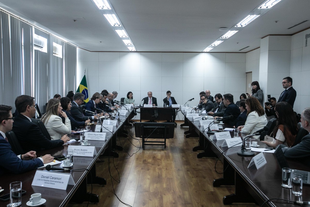 Governo brasileiro considera remota possibilidade de adiar tarifas dos EUA