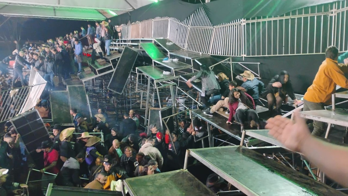Arquibancada de rodeio desaba e deixa mais de 30 feridos em evento no interior de SP