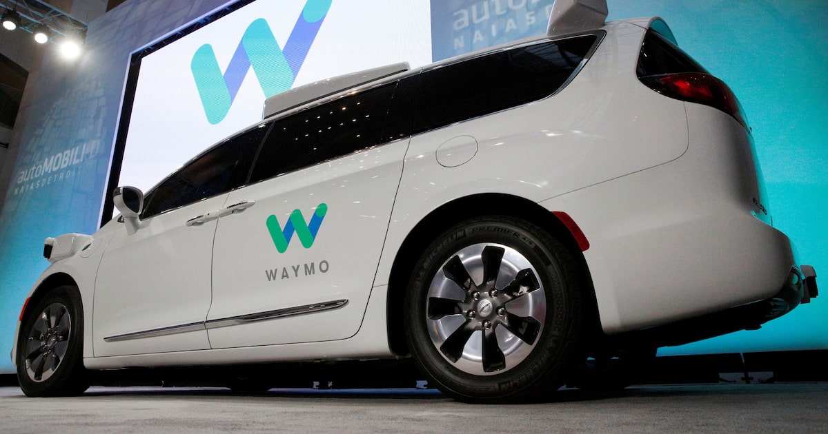 O Waymo, carro totalmente autônomo fruto de uma parceria entre a Chrysler Pacifica e o Google (Foto: Reuters/Brendan McDermid)