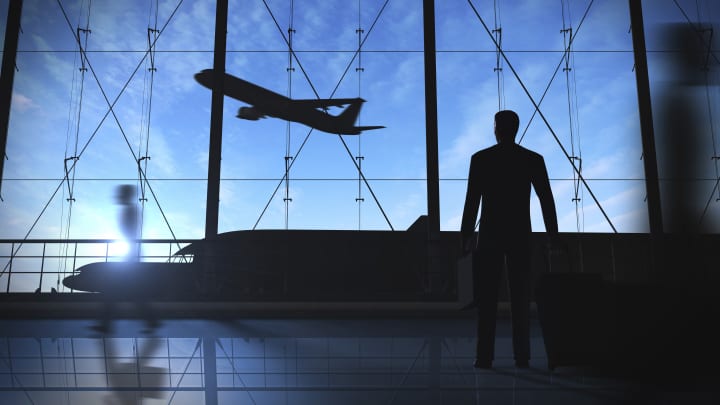 Empresas adotam cautela e reduzem gastos com viagens corporativas diante da incerteza