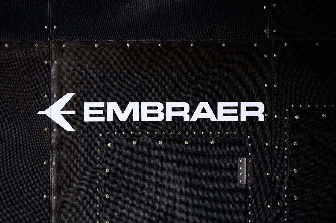 Governo se compromete a proteger Embraer de aumento de tarifas, afirma ministro