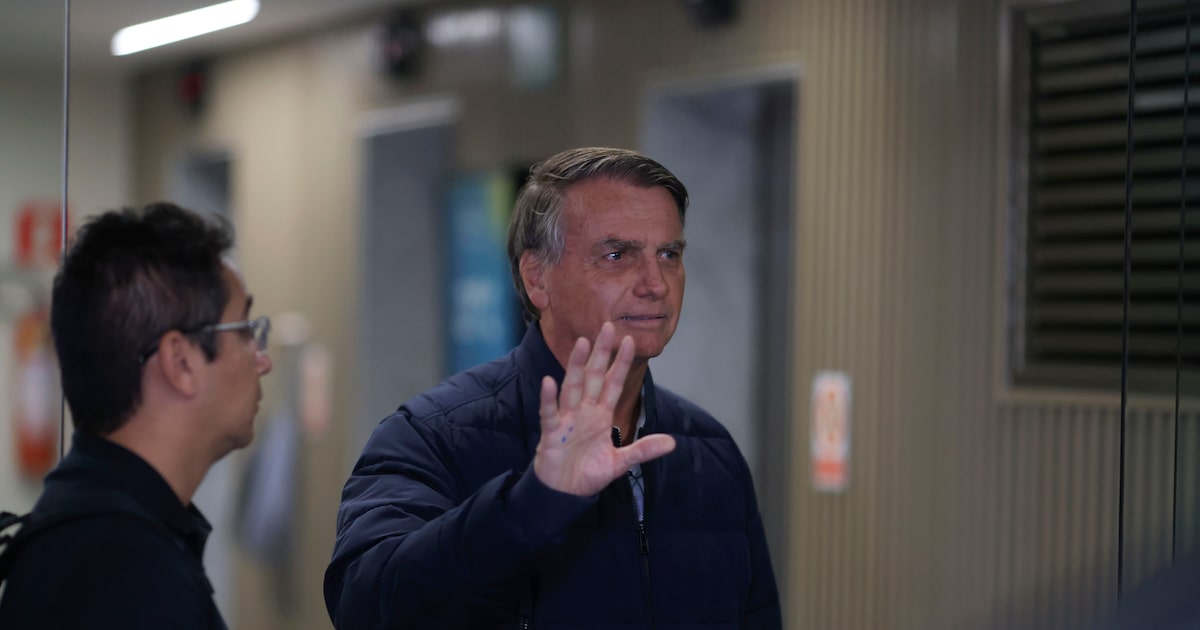 Golpistas tentam manter Brasil sob influência de Donald Trump