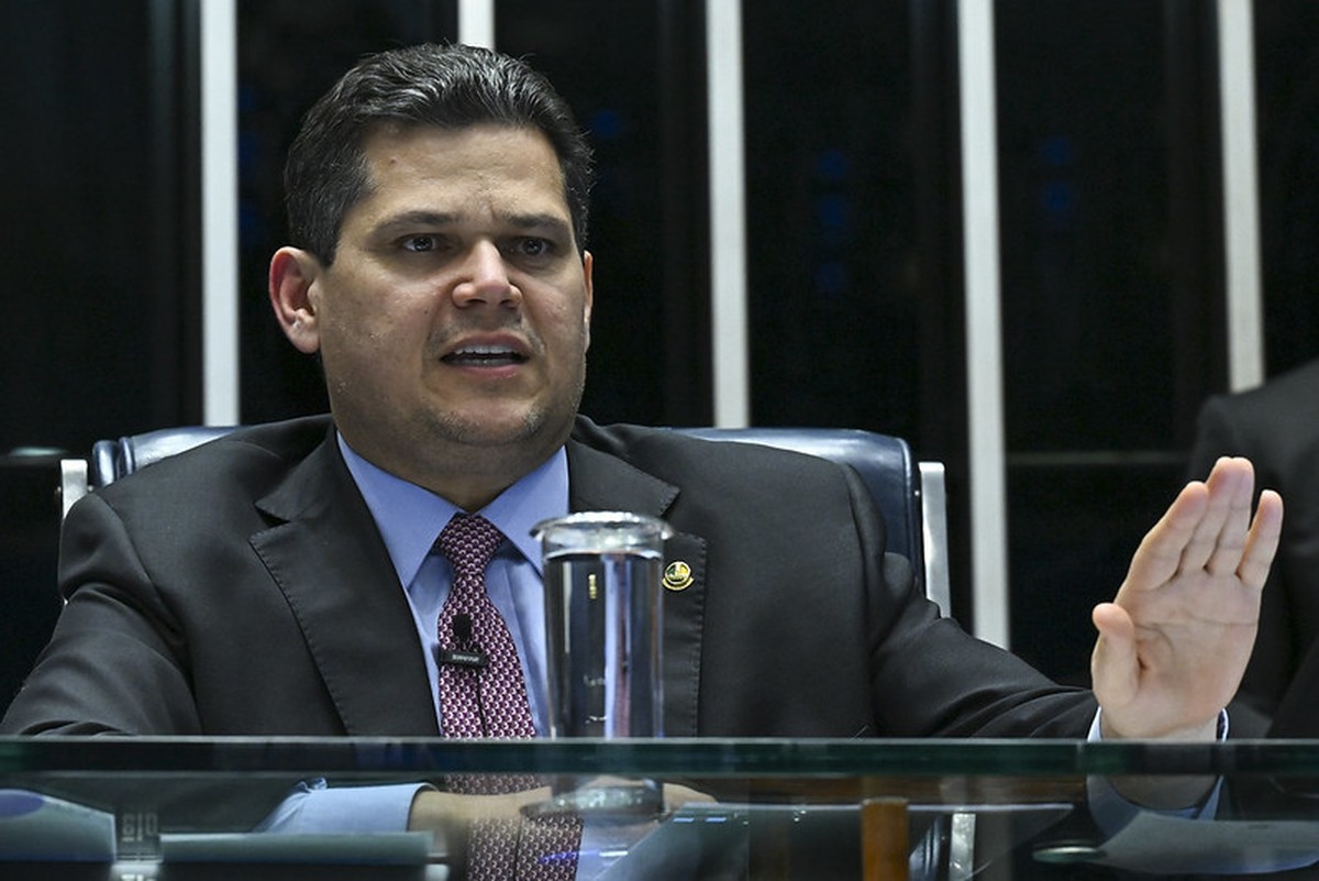 Oposição tenta encerrar recesso após declarações de Moraes, mas Alcolumbre resiste