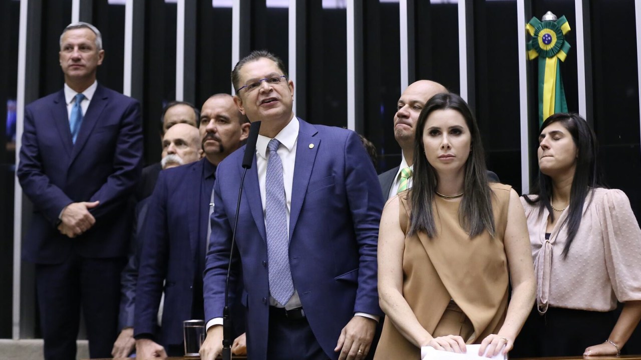 Bancada do PL se reúne para discutir defesa de Bolsonaro após posicionamento de Motta