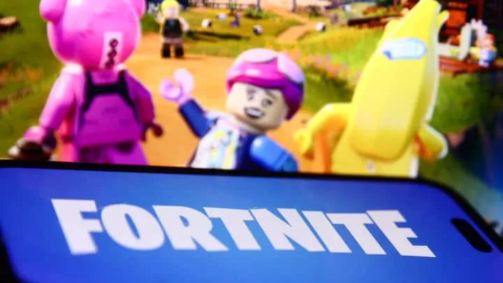 Fortnite é retirado globalmente do iOS após bloqueio da Apple na App Store