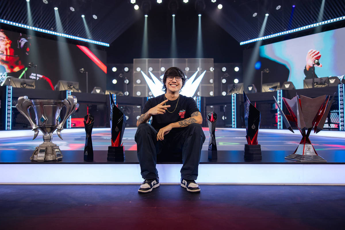 Campeão de LoL anuncia pausa na carreira aos 28 anos para 'respirar' e refletir