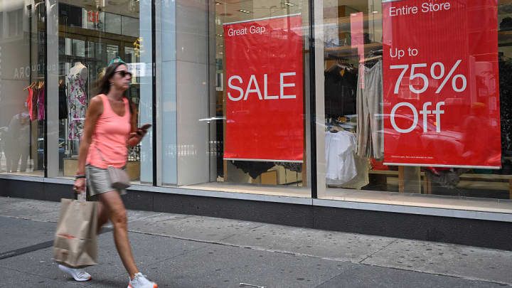 Consumidor americano resiste a temores de recessão mais uma vez