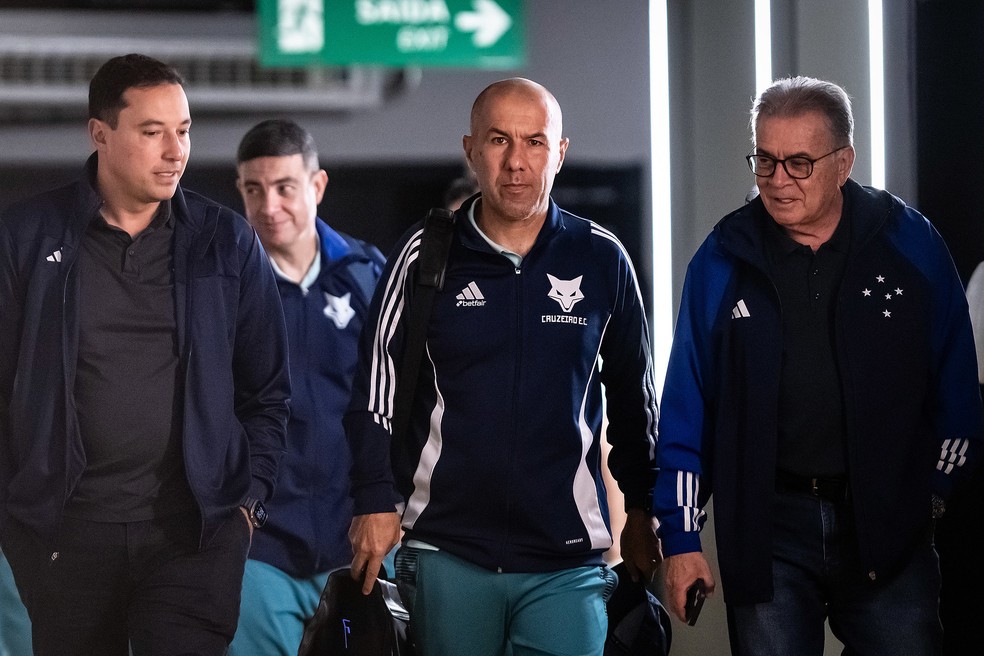 Cruzeiro prioriza contratação de zagueiro após lesões e baixo rendimento de jogadores