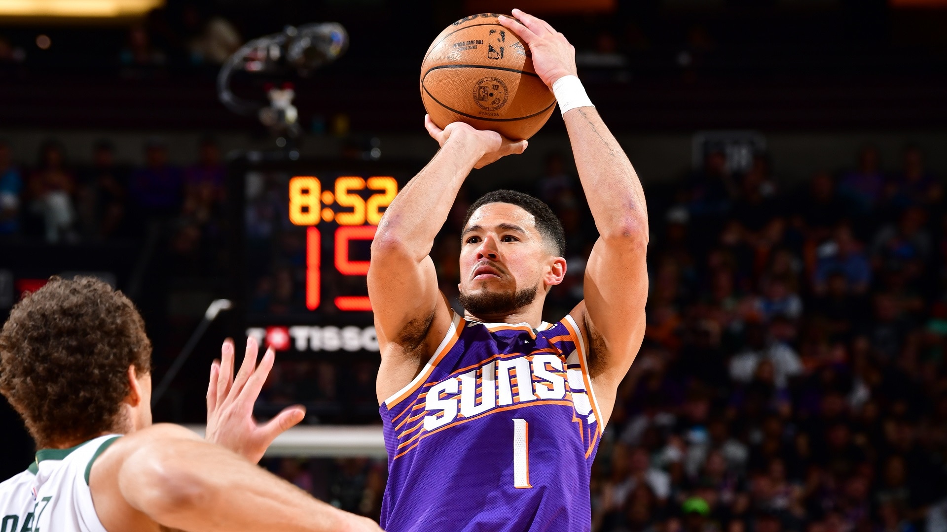 Devin Booker fecha extensão de contrato de 2 anos com o Suns na NBA