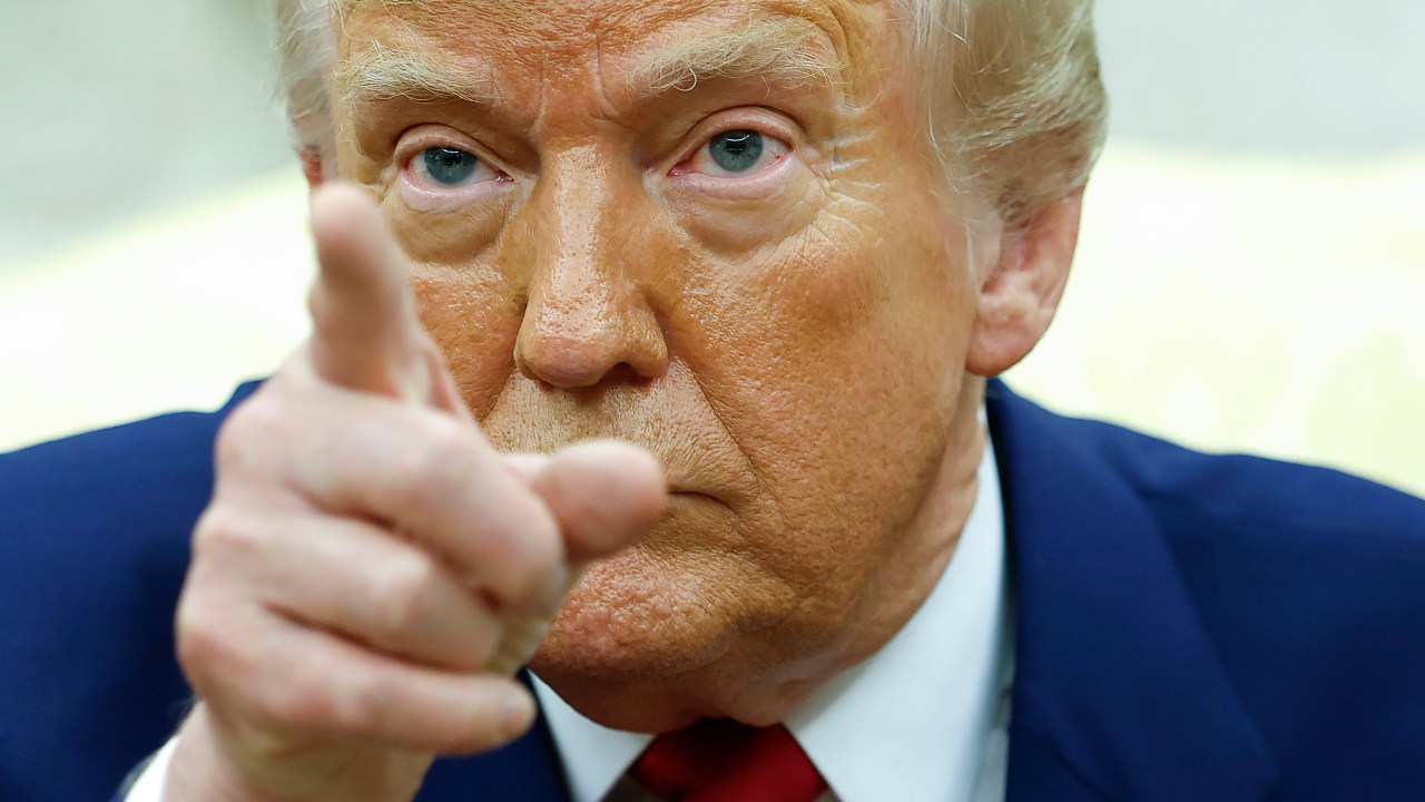 Trump reacende esperança de bolsonaristas por sanções dos EUA a Moraes
