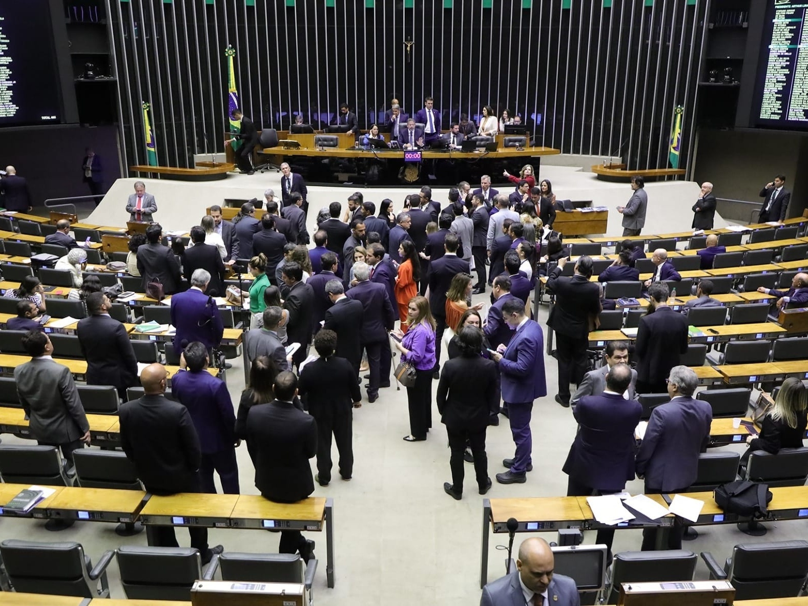 Congresso privilegia cidades ricas e ignora as que mais necessitam de emendas