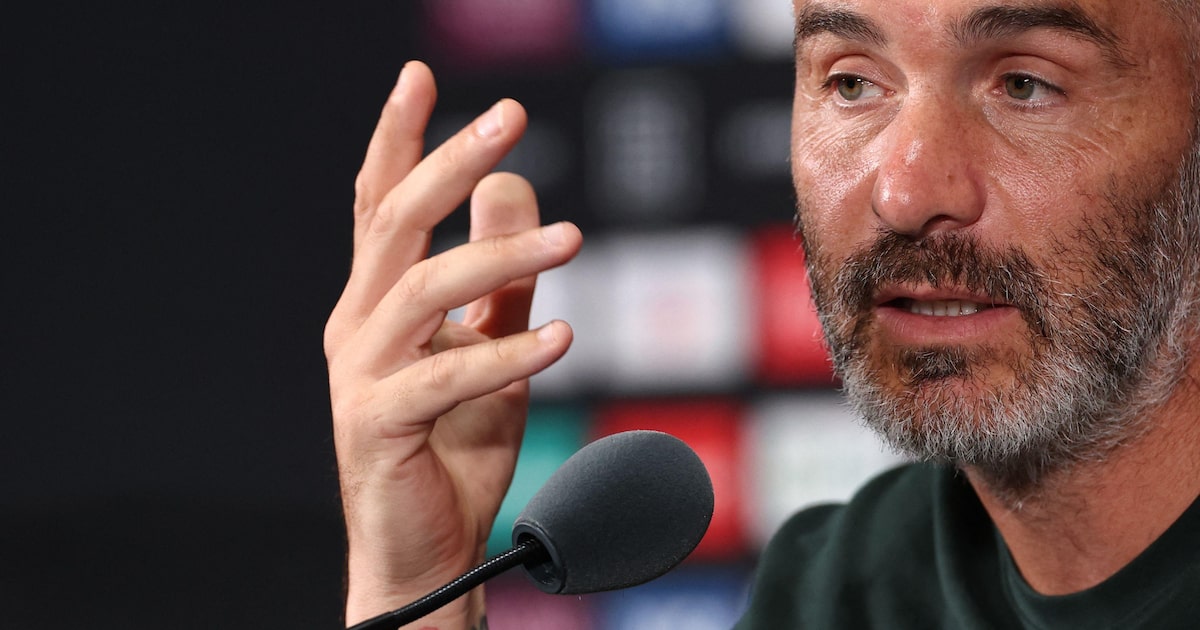 Técnico do Chelsea elogia ambiente no vestiário e desafia PSG como 'melhor do mundo'