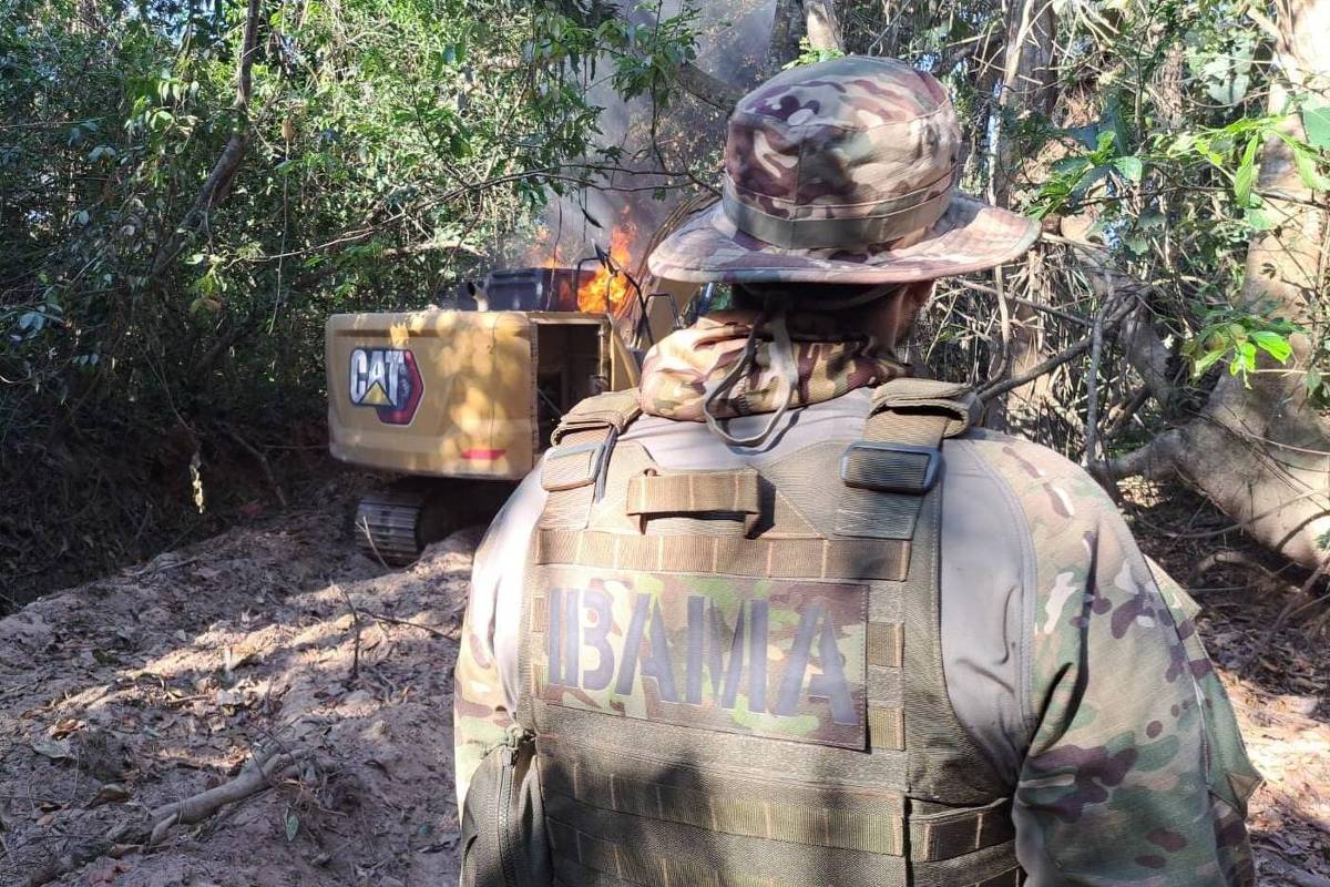 Agentes do Ibama são atacados e garimpeiro é baleado em terra indígena