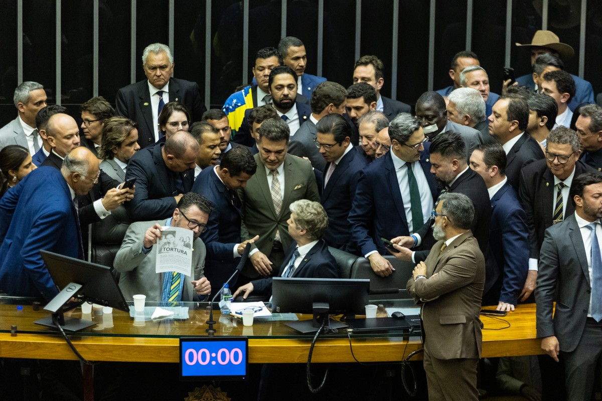 Congresso precisará aprovar inquérito sobre parlamentares no 'pacote da impunidade'