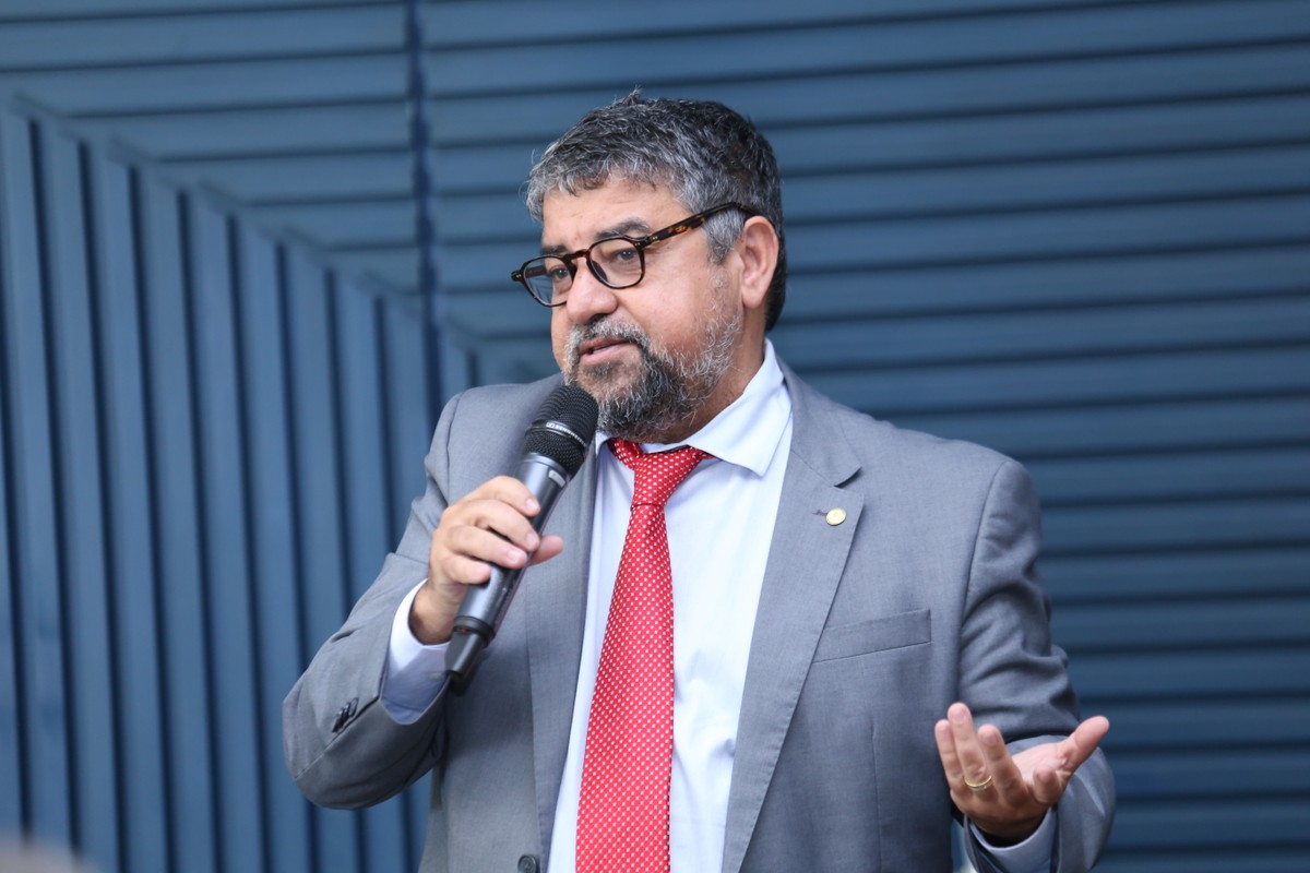 Quaquá gera desconforto entre aliados de Lindbergh no grupo do PT no WhatsApp