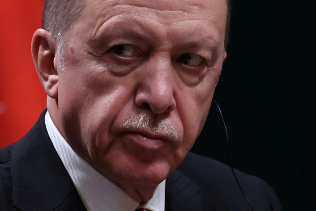 Três prefeitos da oposição são detidos em ação do governo turco de Erdogan