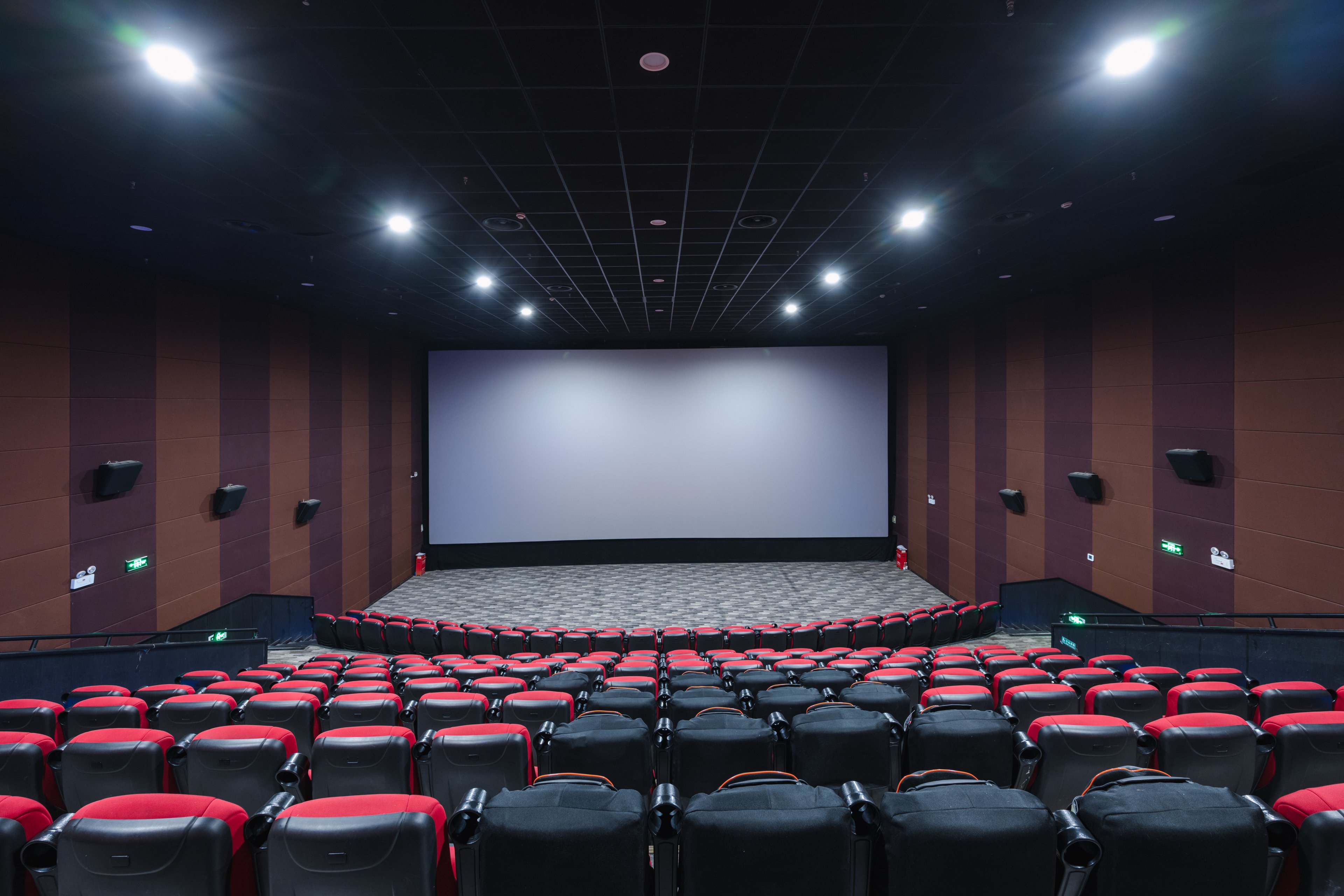 Cinemark registra aumento de 28% na receita com 'Lilo & Stitch' e 'Minecraft'