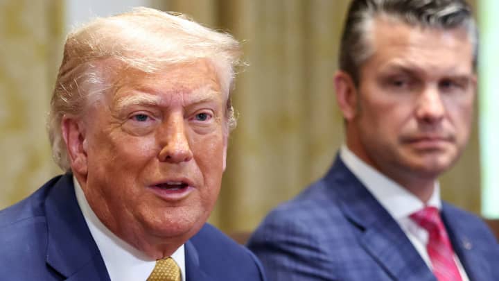 Trump ameaça impor tarifa de até 200% sobre medicamentos em breve