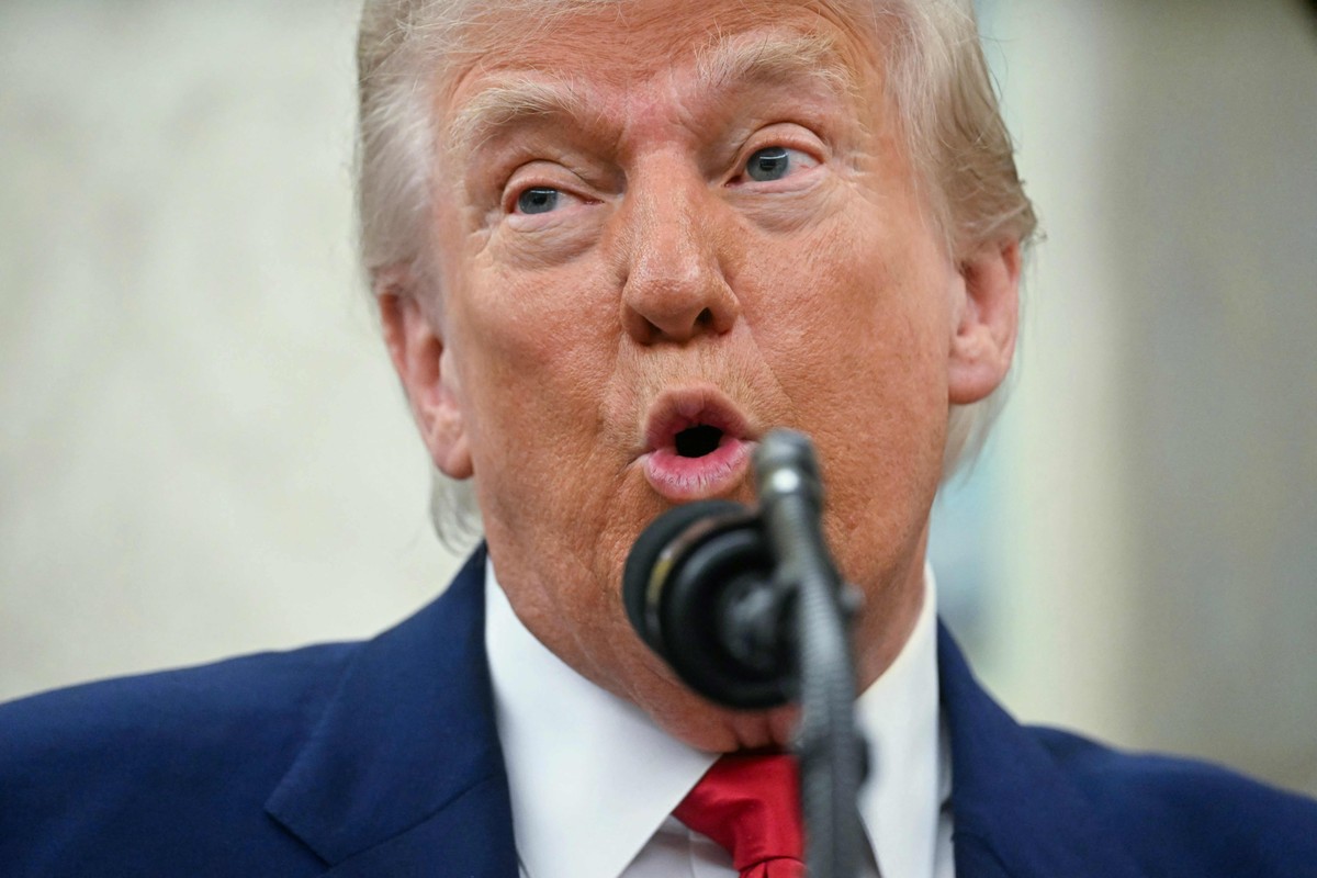 Trump concede clemência a aliados e ex-líder de gangue em nova decisão polêmica