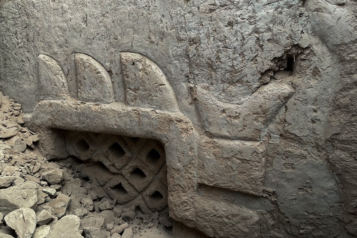 Arqueólogos encontram mural pré-hispânico de mais de 3 mil anos no Peru