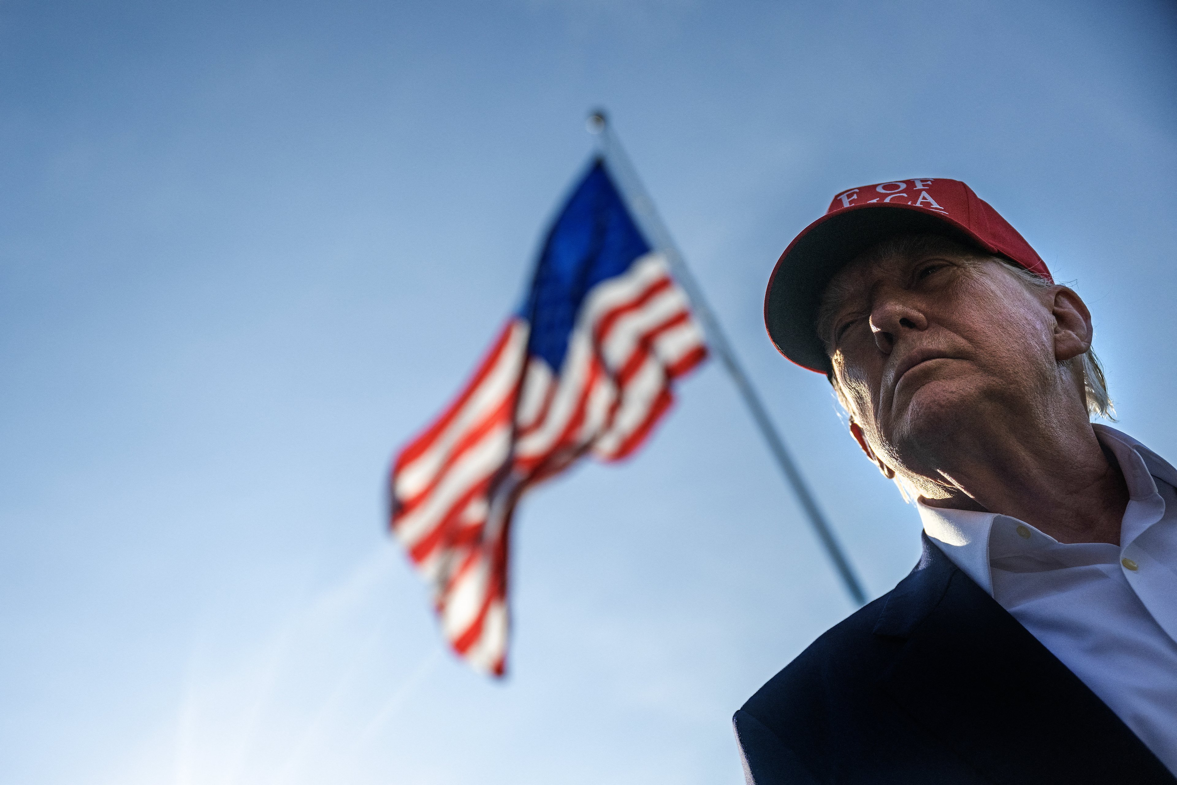 EUA suspendem US$ 22 bilhões em projetos sustentáveis após nova política de Trump