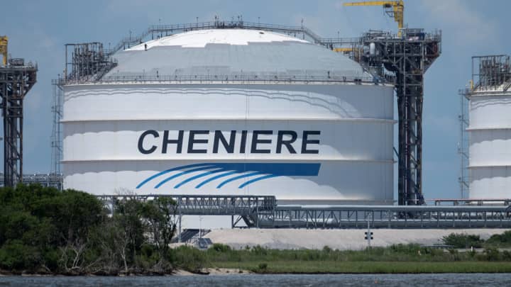 Acordo da União Europeia eleva ações de gás natural liquefeito após compras dos EUA