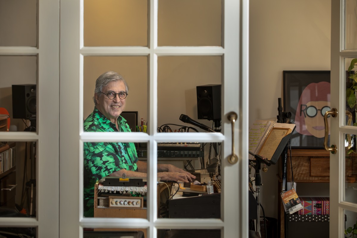 Música mantém Ivan Lins jovem aos 80 anos com atividade intensa e longa
