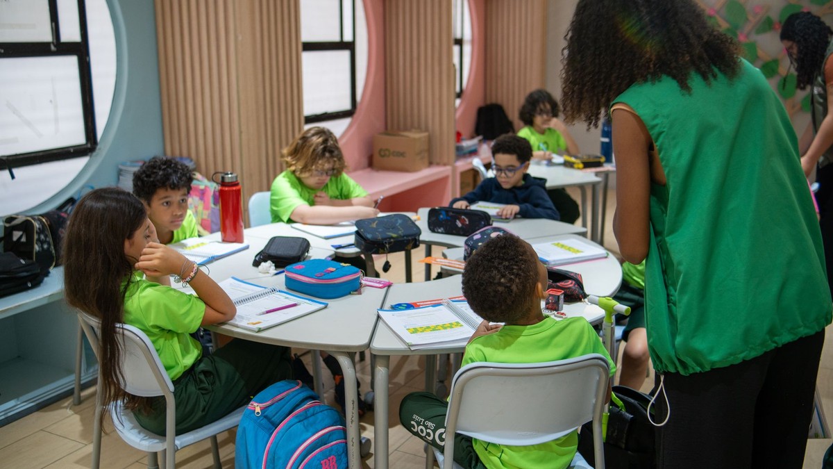 Fecundidade em queda afeta educação e economia no Brasil