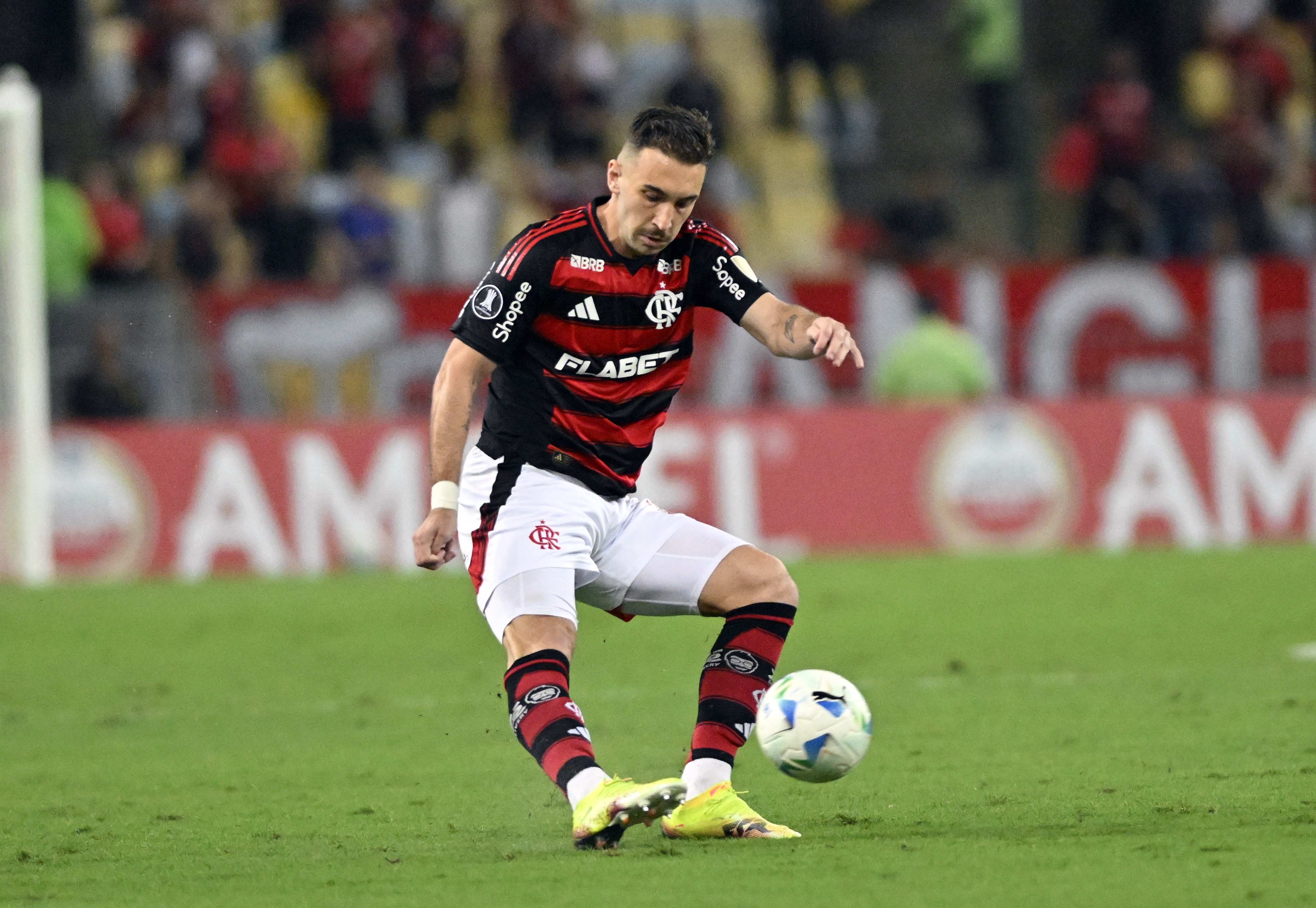 Juventus e Roma demonstram interesse em Léo Ortiz, zagueiro do Flamengo