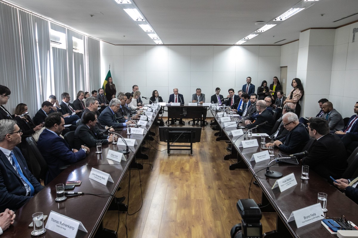 Trump promove encontro entre empresários brasileiros e americanos para negociações