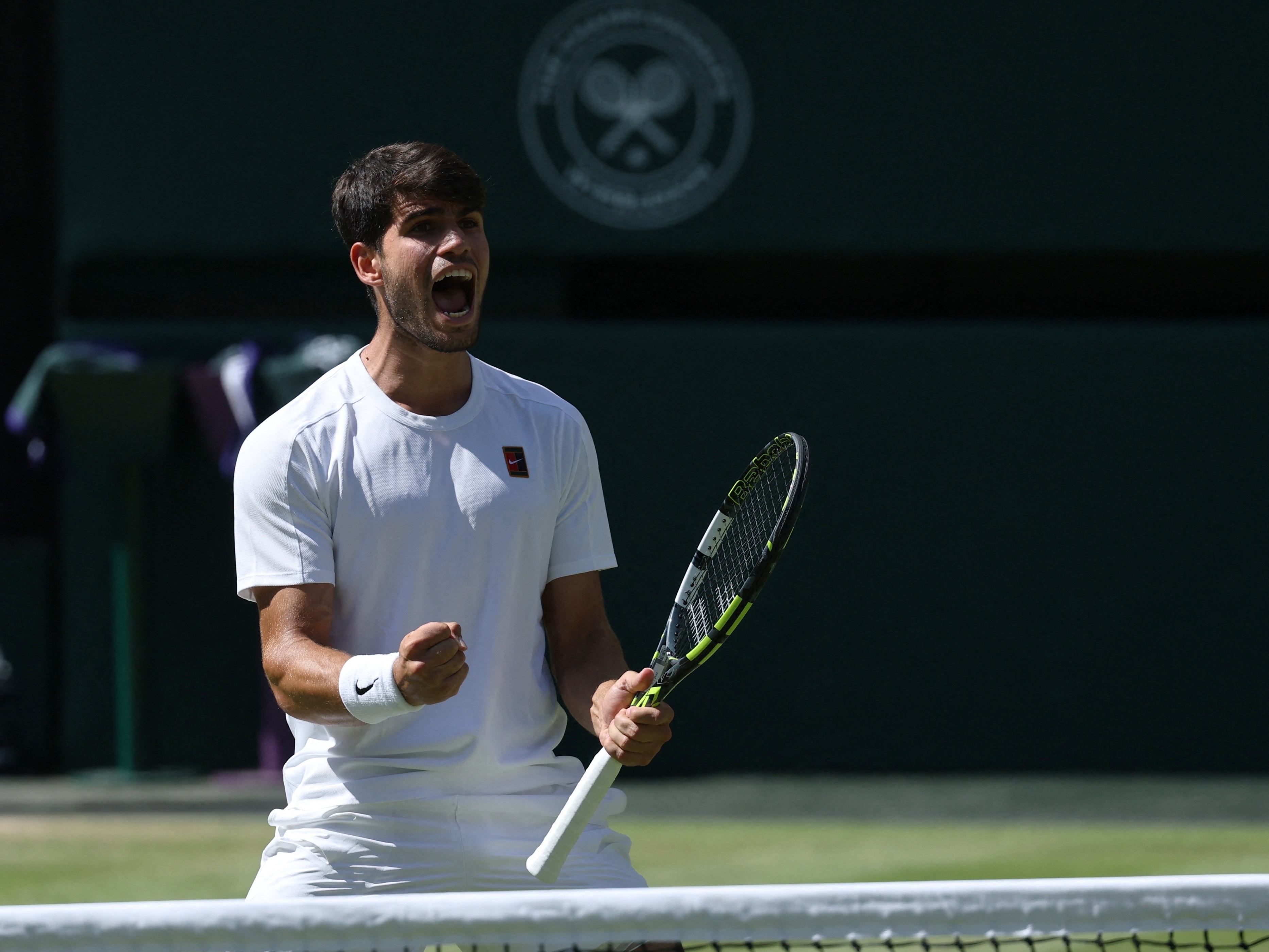 Alcaraz avança à final de Wimbledon e busca o terceiro título consecutivo