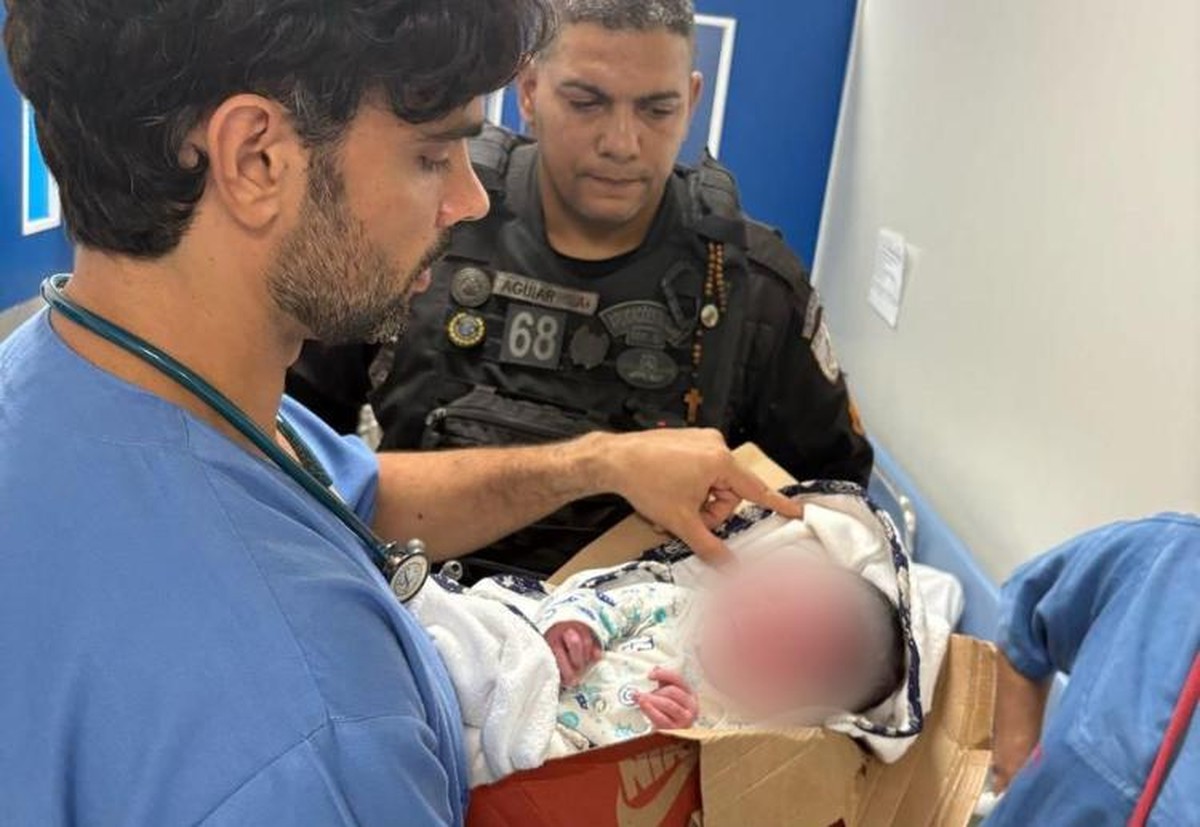 Bebê é encontrado em meio a entulhos em Belford Roxo (Foto: Reprodução)