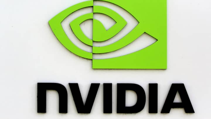 Analistas destacam recomendações para Nvidia, Tesla, Palantir e mais nesta quinta-feira