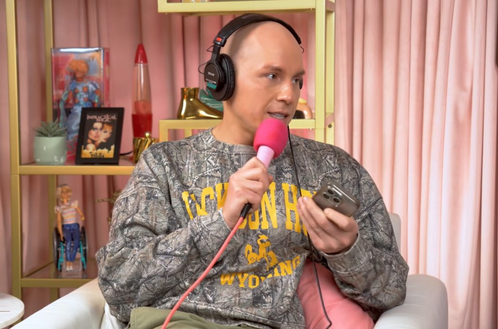Trixie Mattel elogia Beyoncé e destaca sua mensagem de empoderamento no Cowboy Carter Tour