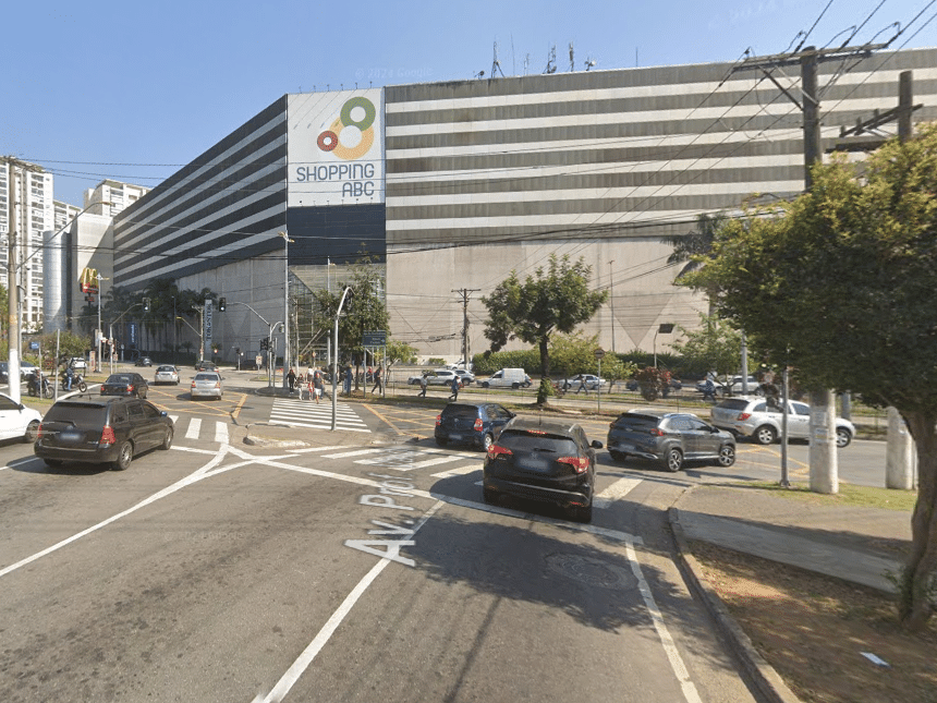 Pai e filha são sequestrados em shopping e ladrões levam R$ 80 mil