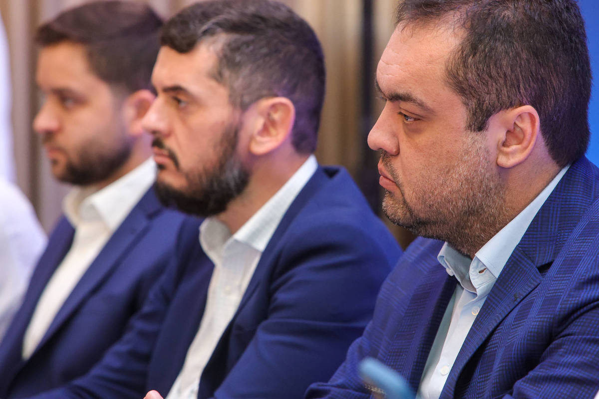 Vice-governador do Rio, Thiago Pampolha (MDB), presidente da Assembleia Legislativa, Rodrigo Bacellar (União Brasil), e governador, Cláudio Castro (PL), em reunião para tratar de ações de ajuda aos municípios atingidos pelas chuvas em janeiro de 2024. (Foto: Divulgação/Governo do Rio de Janeiro)
