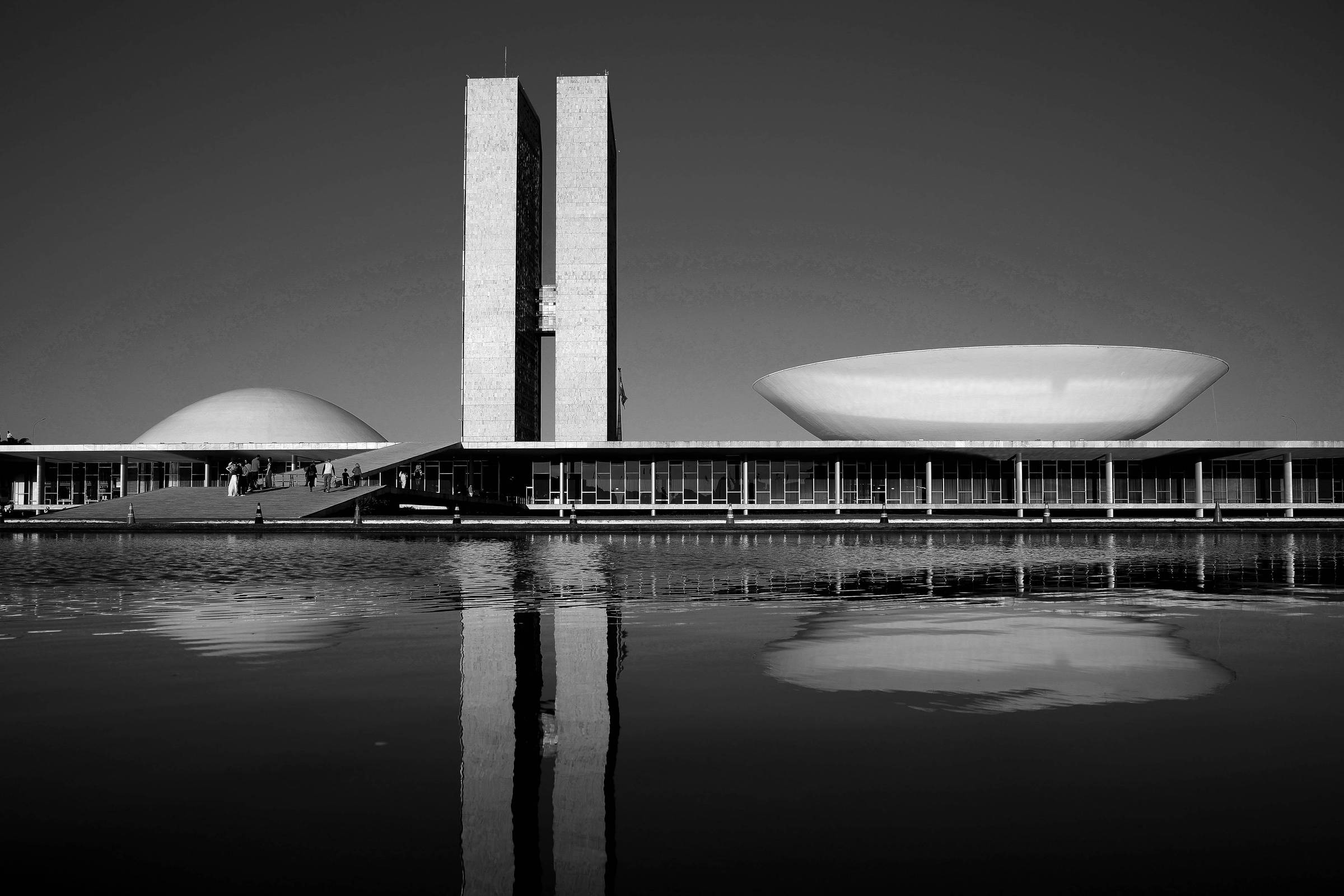 Partidos políticos se reduzem para promover maior eficiência na gestão pública