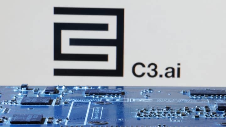 Ação da C3 AI despenca 30% após CEO classificar vendas como 'inaceitáveis'