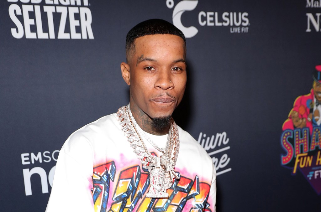 Tory Lanez é transferido para nova prisão após ser esfaqueado por colega de cela
