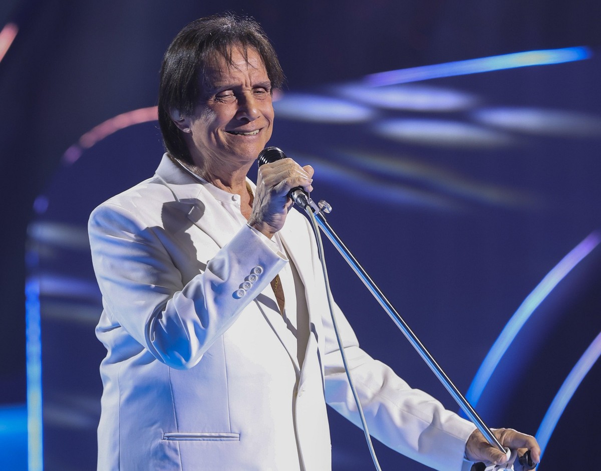 Roberto Carlos confirma gravação de especial na Globo e revela detalhes do evento