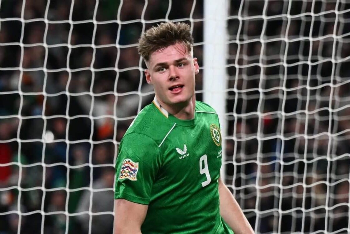 Roma busca fechar acordo para contratar Evan Ferguson, do Brighton, por empréstimo