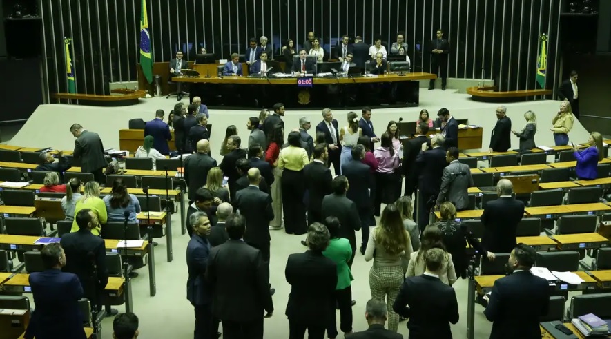 76% dos brasileiros são contra aumento no número de deputados, aponta Datafolha