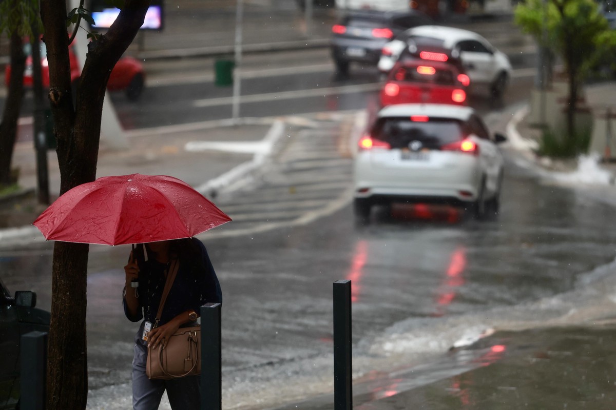 Frente fria traz risco de temporais no Sul e Centro-Oeste nesta segunda-feira