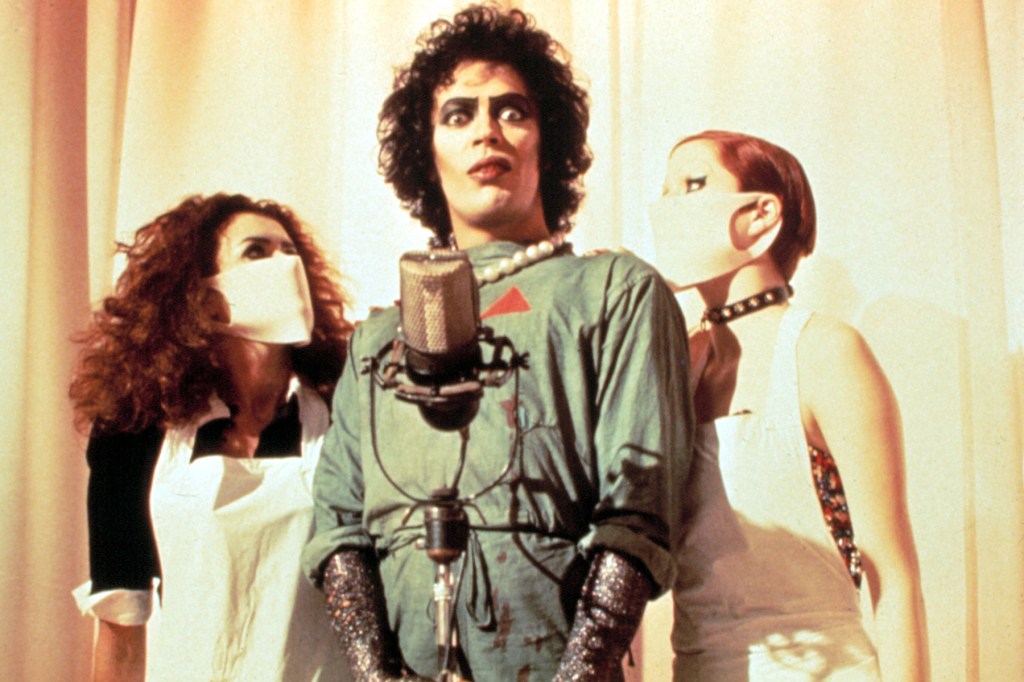Lou Adler e Tim Curry celebram 50 anos de 'The Rocky Horror Picture Show' em exibição especial