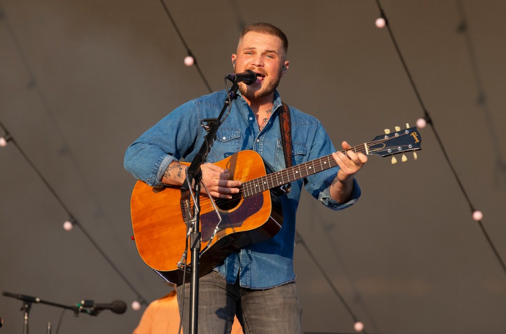 Novas músicas country imperdíveis: descubra os lançamentos de Zach Bryan e mais