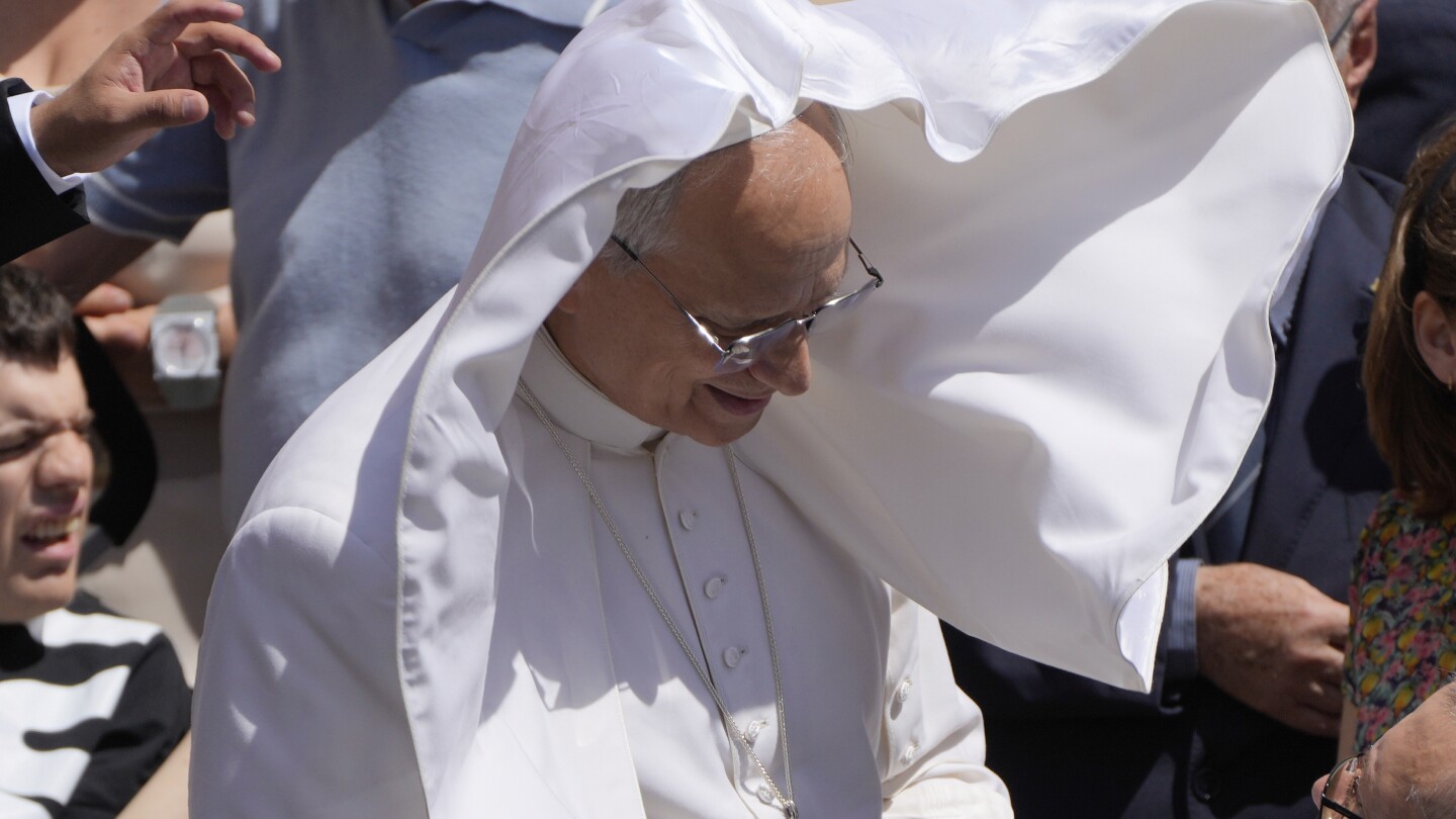 Papa Leo XIV celebra 56 anos da chegada à Lua com visita a observatório