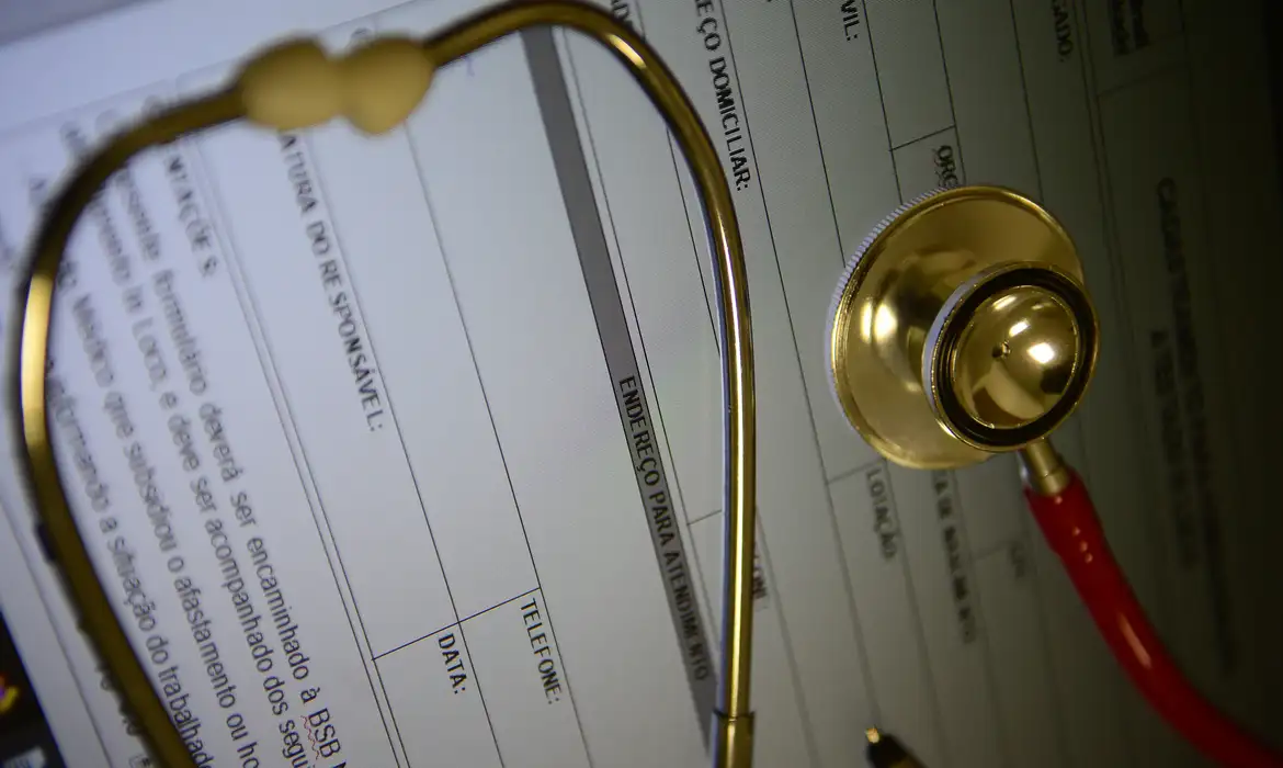 Planos de saúde devem incluir implante contraceptivo hormonal em suas coberturas